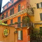 Quiet Luminous Flat Historical City Center Fast Wi-Fi